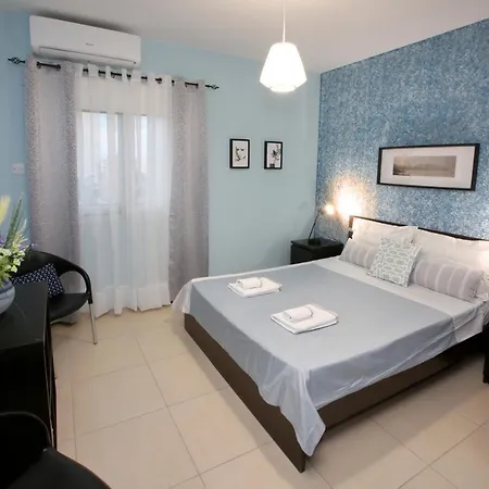 930m To Beach-2 Bedroom+veranda-perfect Located Apartament *