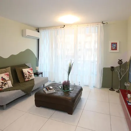 Appartamento 930m To Beach-2 Bedroom+veranda-perfect Located